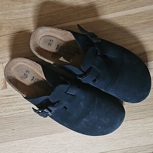 Naot Spring Women's Saddle Brown Leather Slip On Clogs Size 39 / 8 EUC